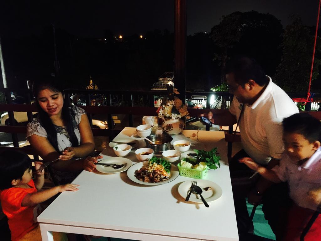 Por-Ho Boutique Hotel Nakhon Ratchasima Luaran gambar
